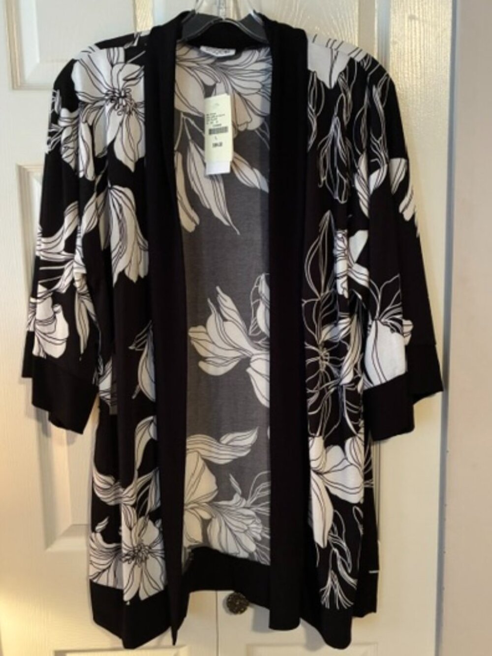 NWT Size L Black White Floral Open Front Cardigan Kimono